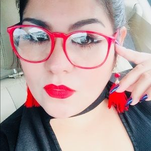 Meet your Posher, Perla